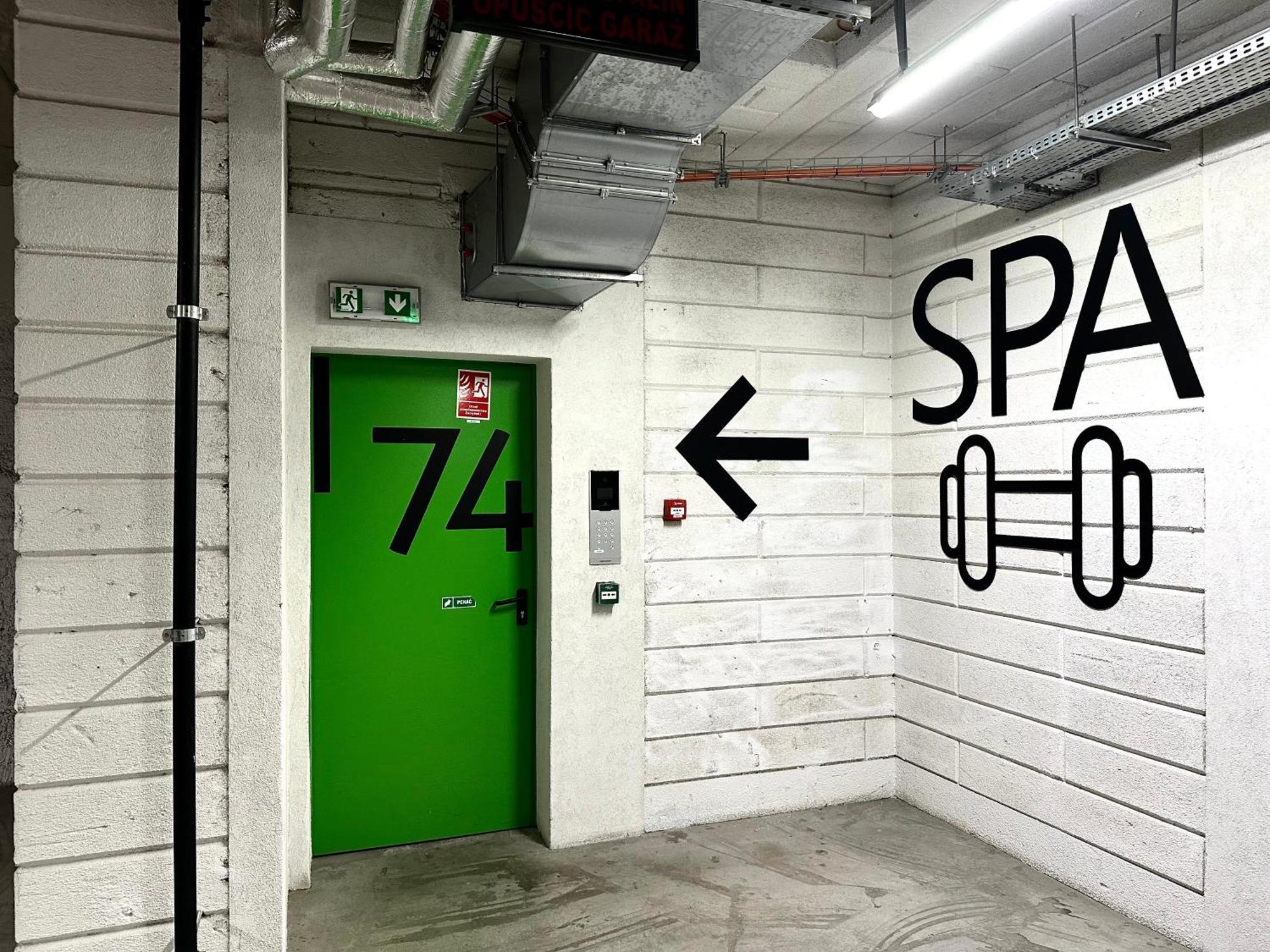 Traugutta - Fitness & Parking